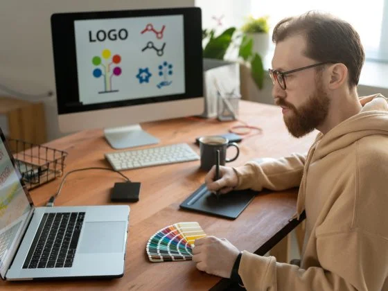 How to Choose the Right Logo Designer for Your Business